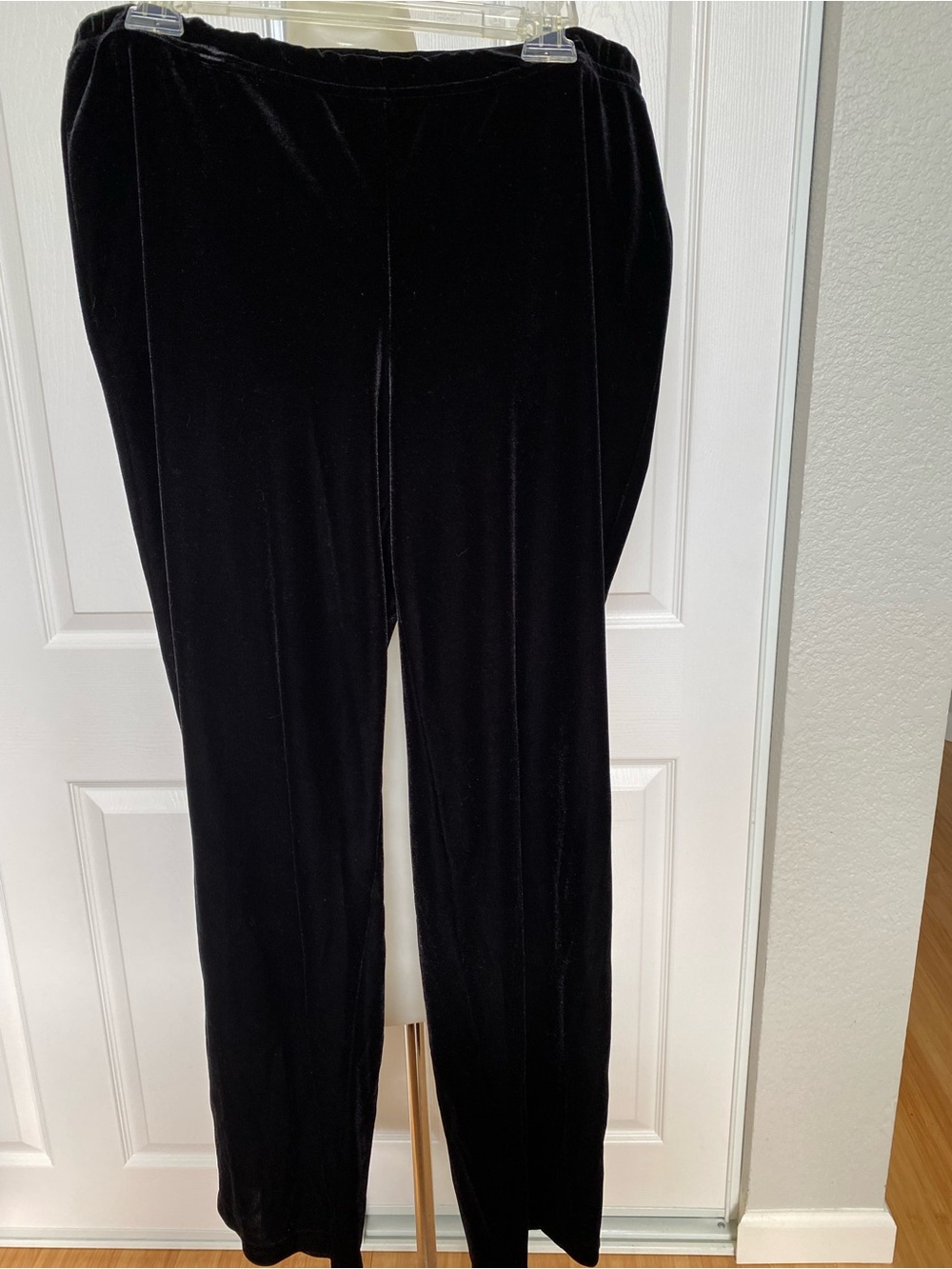 Black Velvet Wide-Leg Pants - Women